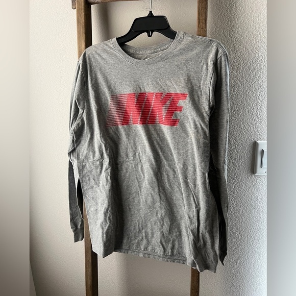 Nike Other - Nike Men's Gray Long Sleeve Shirt - Size L Worn
